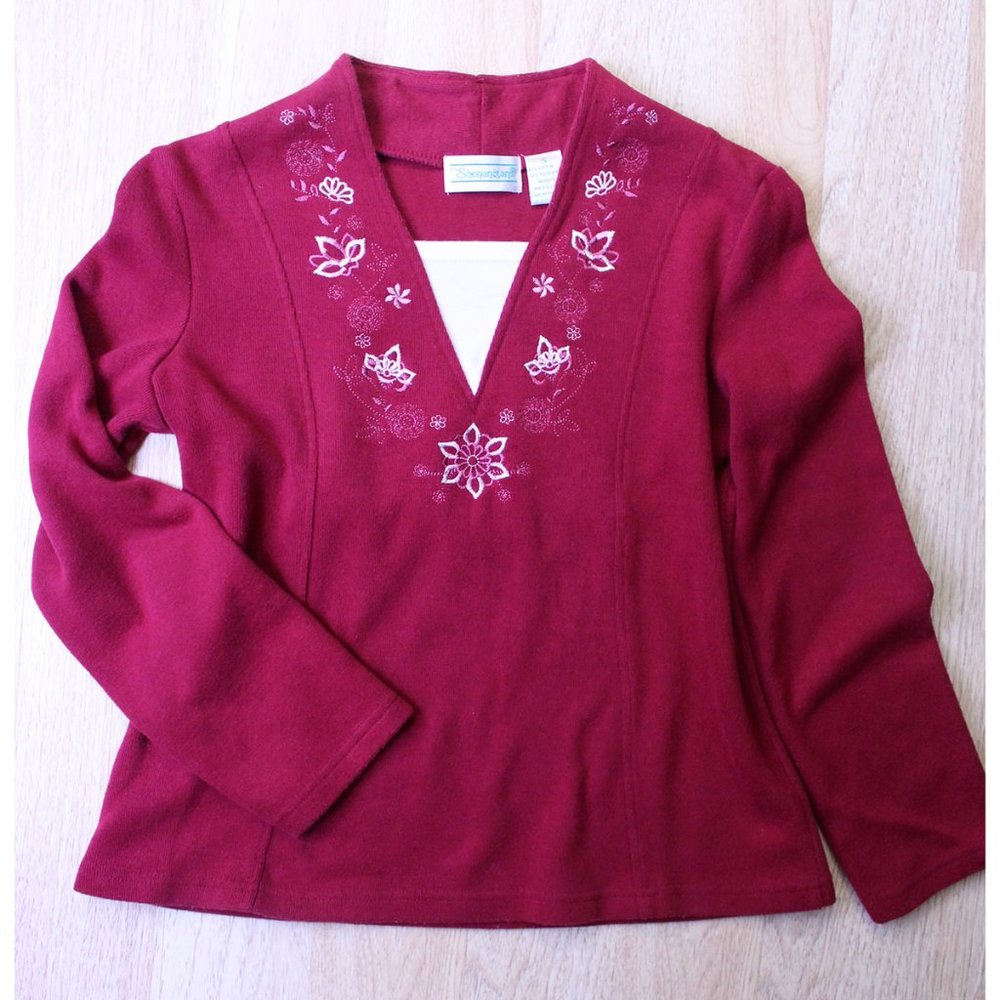 Soft Comfy Embroidered Knit Top long sleeve